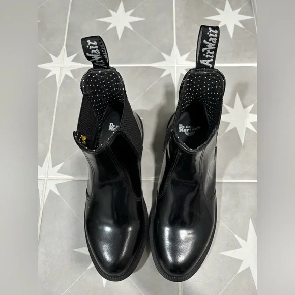 Dr. Martens Flora Sleek Black Chelsea Ankle Boots Brand New Sz 7 Leather - Picture 5 of 13